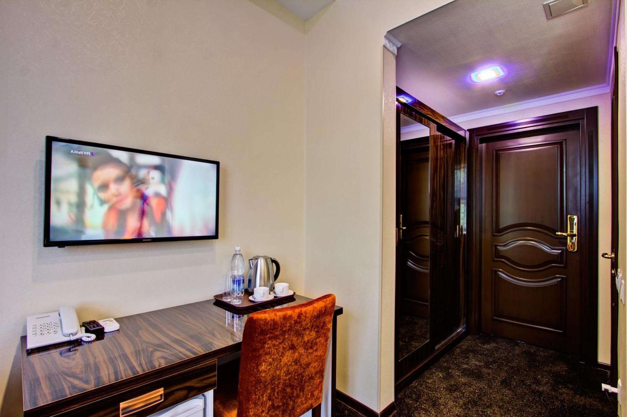 Standard Double Room,713210212:JPEG
